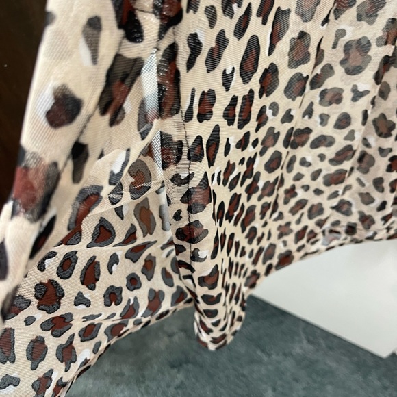 24/7 kimono, leopard print mesh. Ankle length. 3/4 length sleeve. - Picture 4 of 5